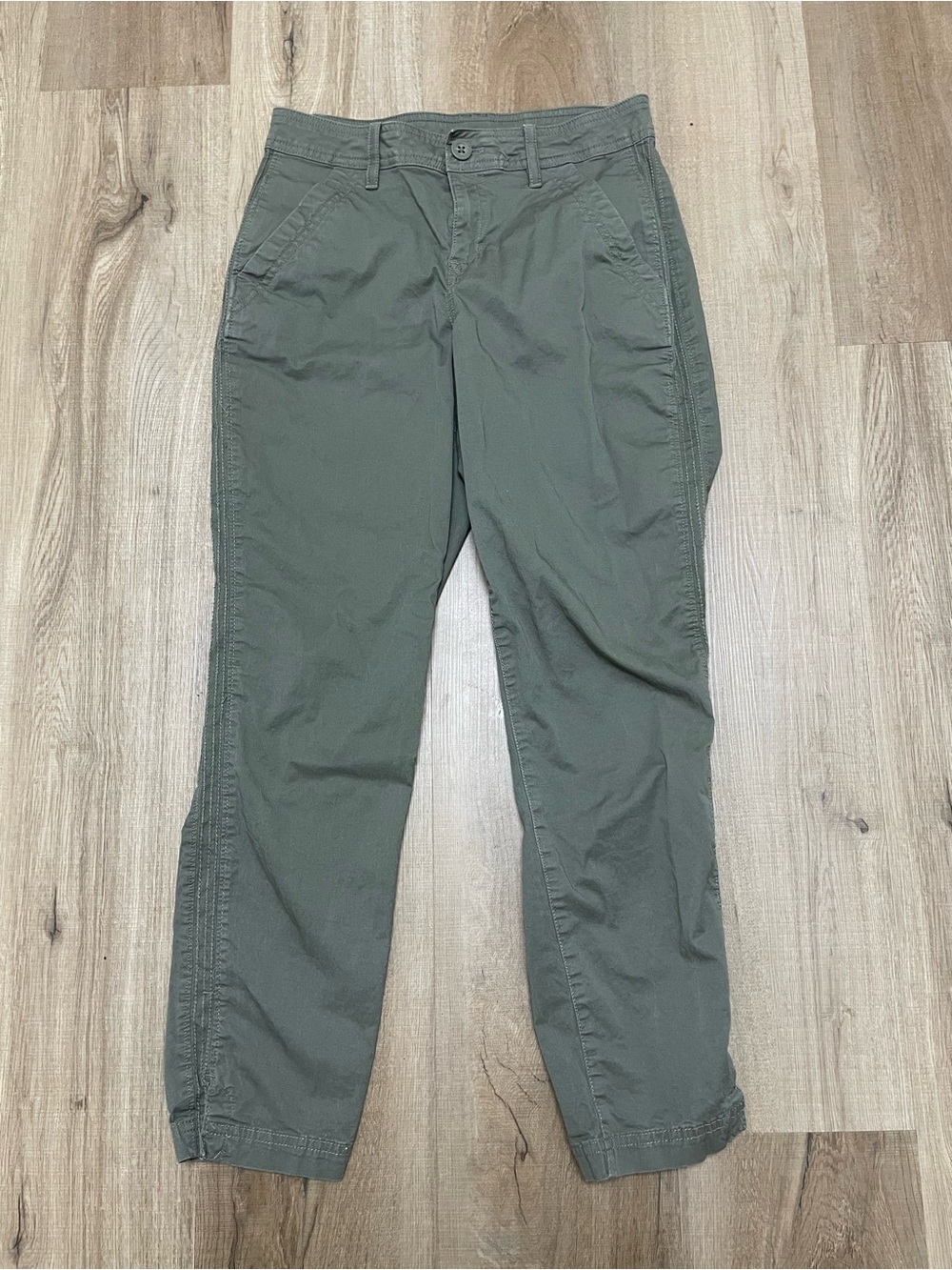Women’s Eddie Bauer Olive Green Casual Pants size 2